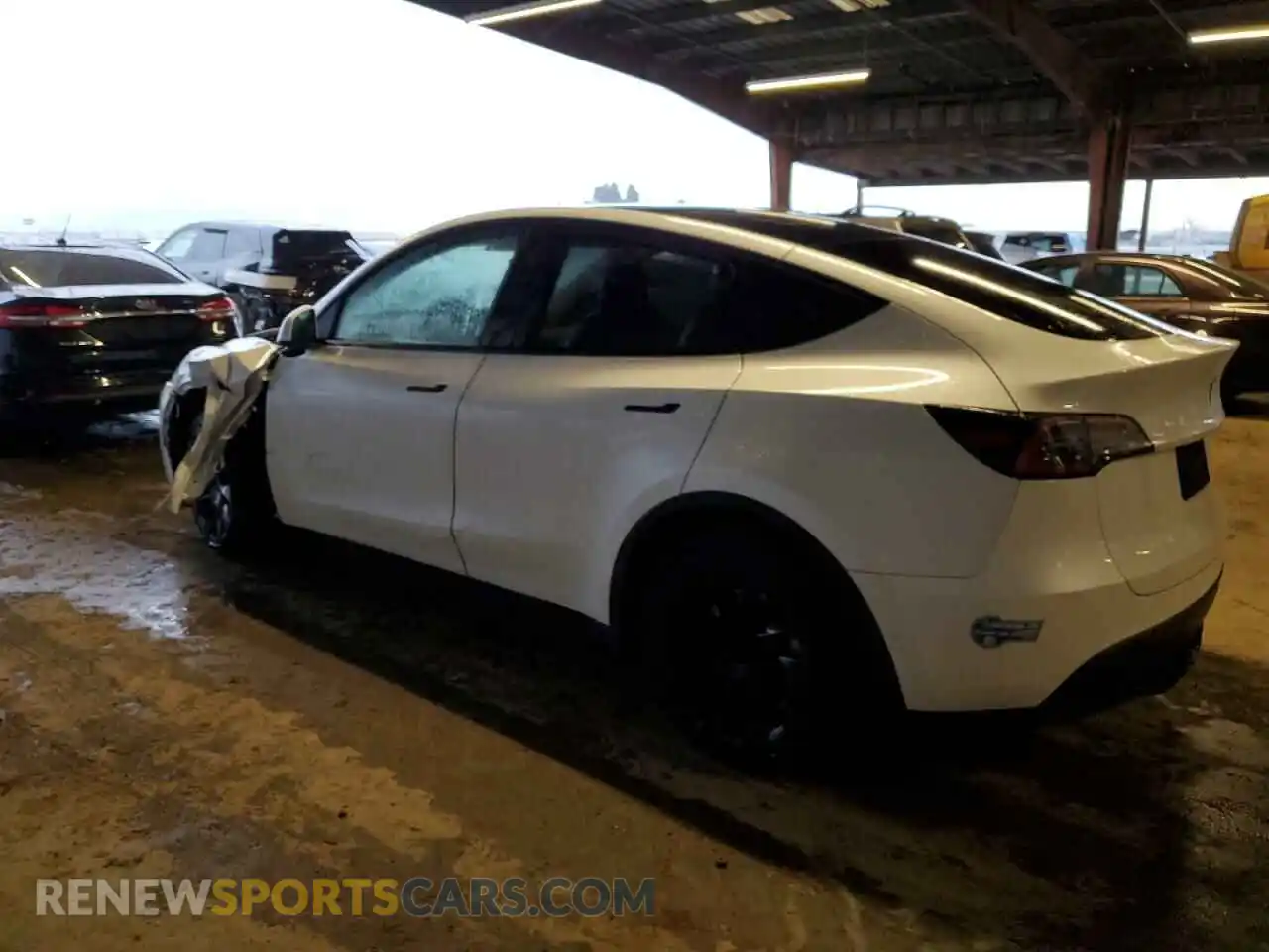 2 Photograph of a damaged car 5YJYGAEE0MF223185 TESLA MODEL Y 2021