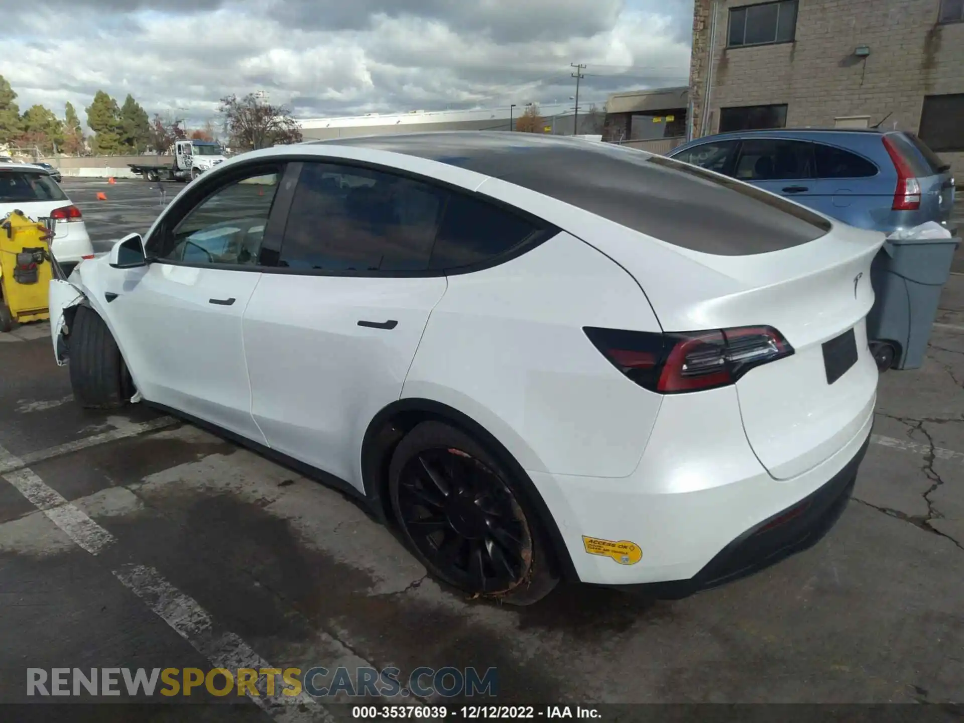 3 Photograph of a damaged car 5YJYGAEE0MF244344 TESLA MODEL Y 2021