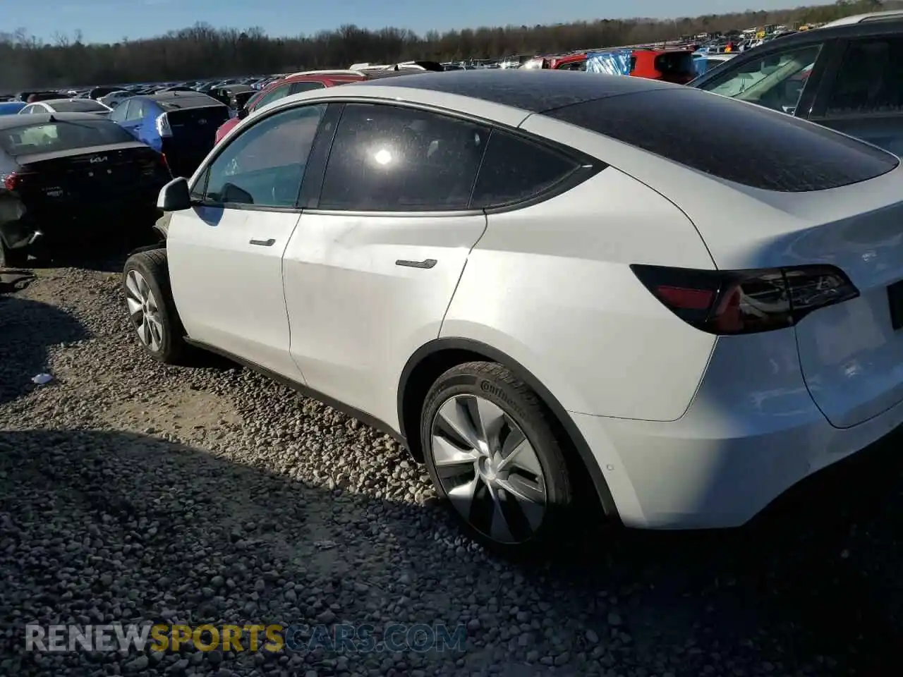 2 Photograph of a damaged car 5YJYGAEE0MF296587 TESLA MODEL Y 2021