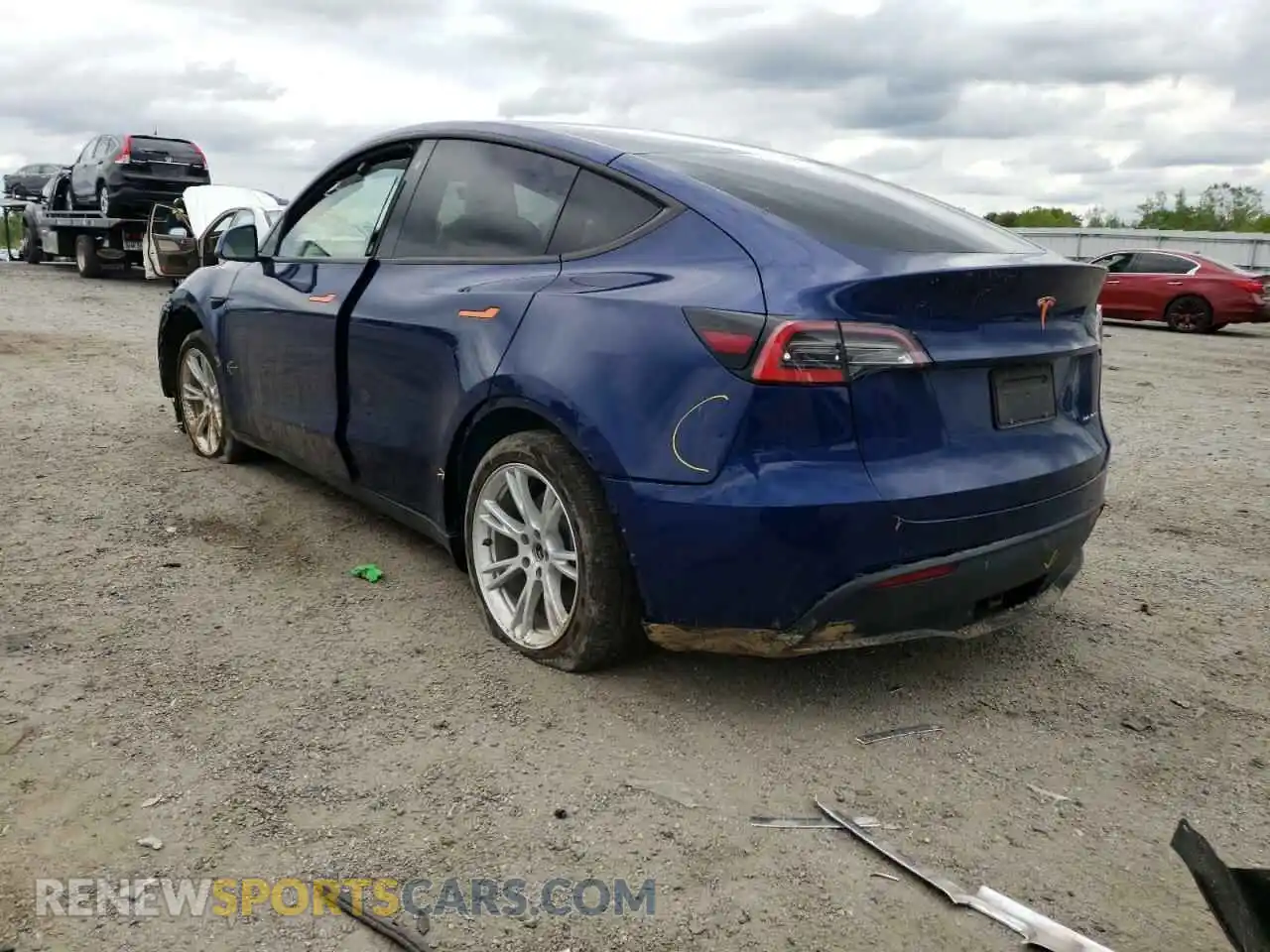 3 Photograph of a damaged car 5YJYGAEE1MF121426 TESLA MODEL Y 2021