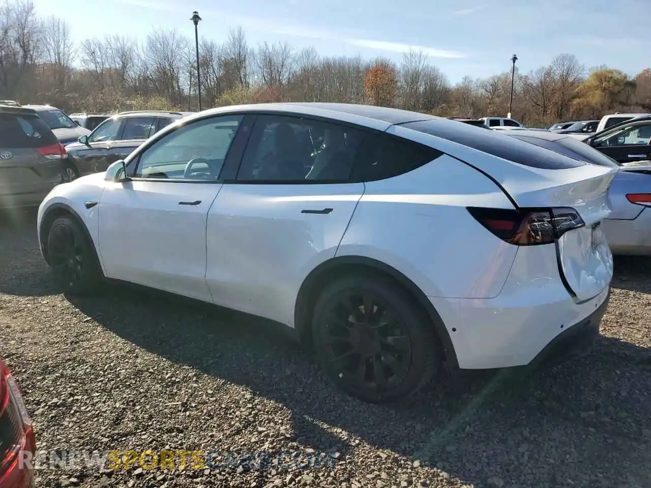 2 Photograph of a damaged car 5YJYGAEE1MF144429 TESLA MODEL Y 2021