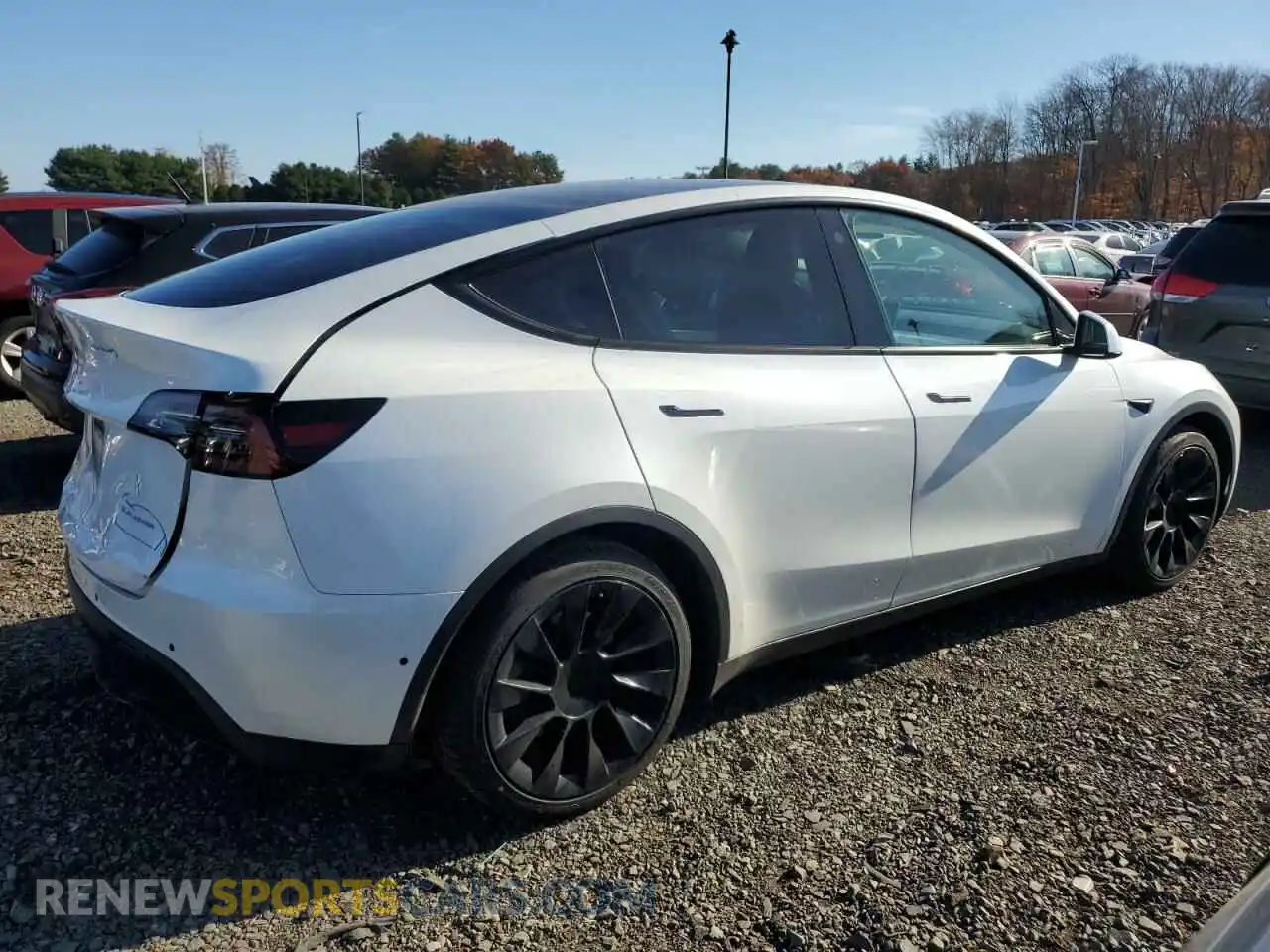 3 Photograph of a damaged car 5YJYGAEE1MF144429 TESLA MODEL Y 2021