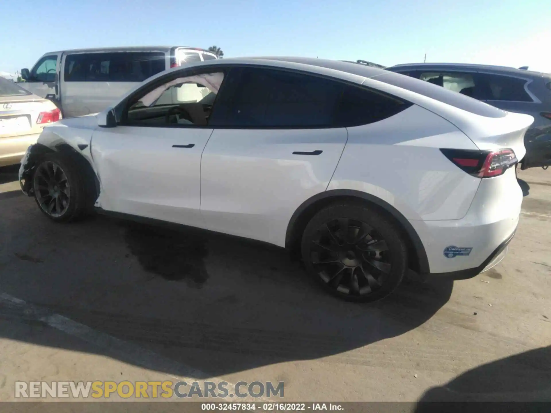 3 Photograph of a damaged car 5YJYGAEE1MF217184 TESLA MODEL Y 2021