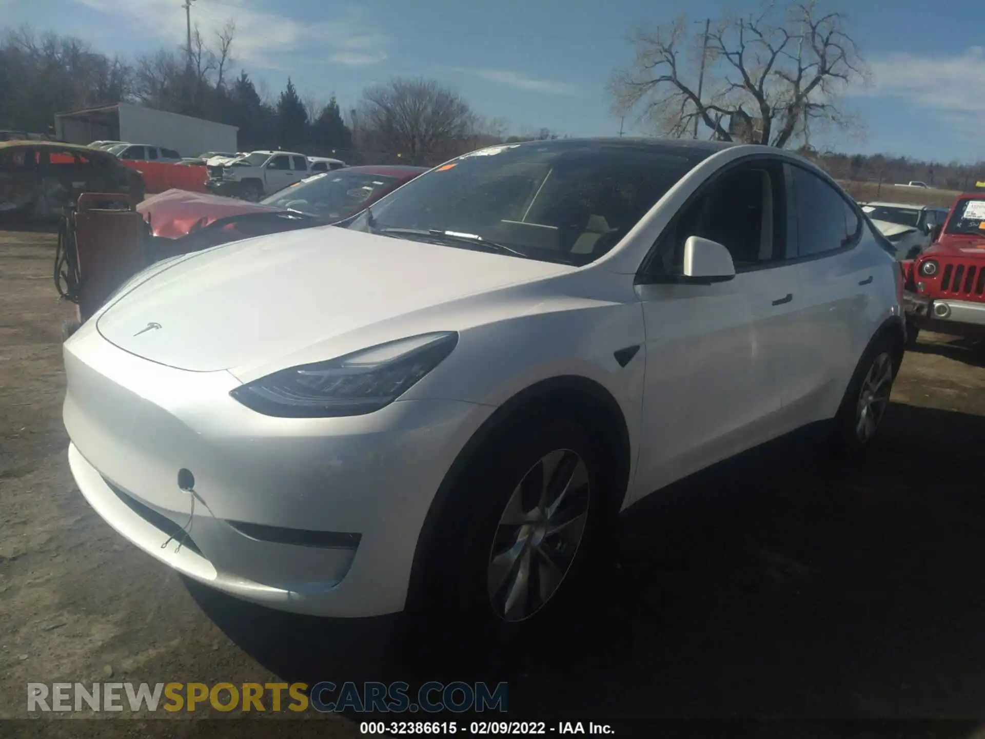 2 Photograph of a damaged car 5YJYGAEE1MF256440 TESLA MODEL Y 2021
