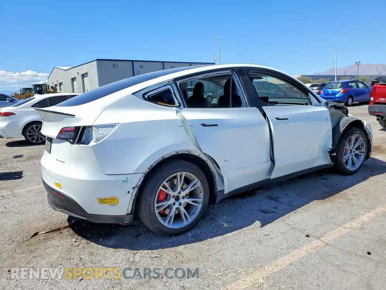 3 fotografías del automóvil dañado 5YJYGAEE1MF286604 TESLA MODEL Y 2021
