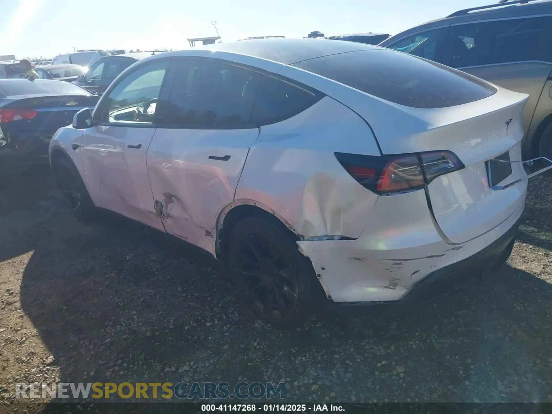 3 Photograph of a damaged car 5YJYGAEE2MF188813 TESLA MODEL Y 2021