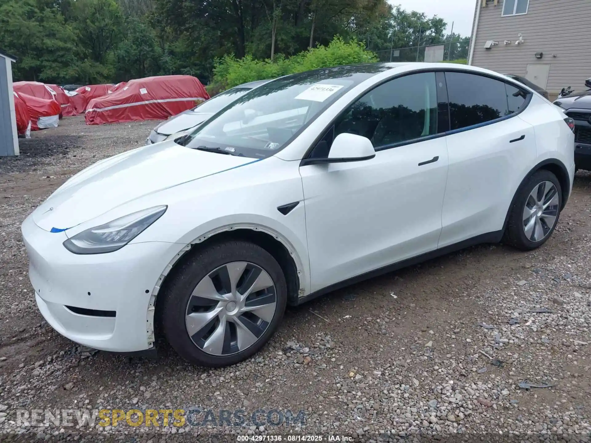2 Photograph of a damaged car 5YJYGAEE2MF208347 TESLA MODEL Y 2021