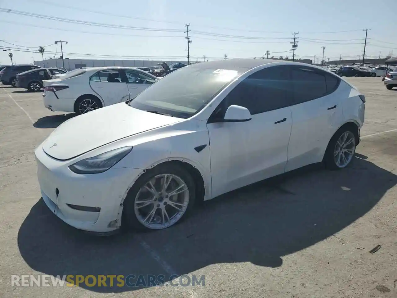 1 Photograph of a damaged car 5YJYGAEE2MF212284 TESLA MODEL Y 2021