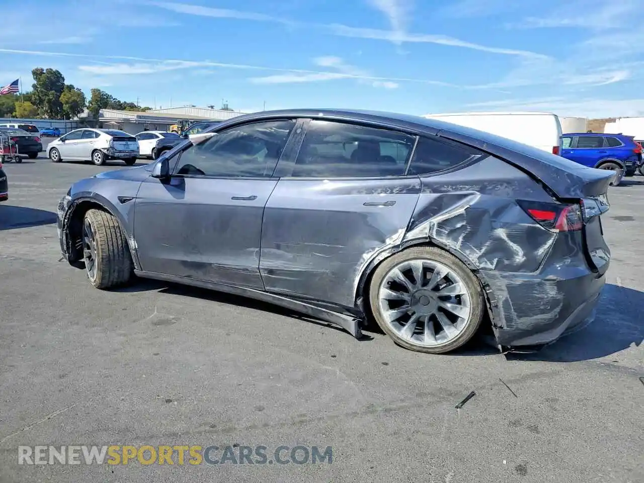 2 Photograph of a damaged car 5YJYGAEE2MF239372 TESLA MODEL Y 2021