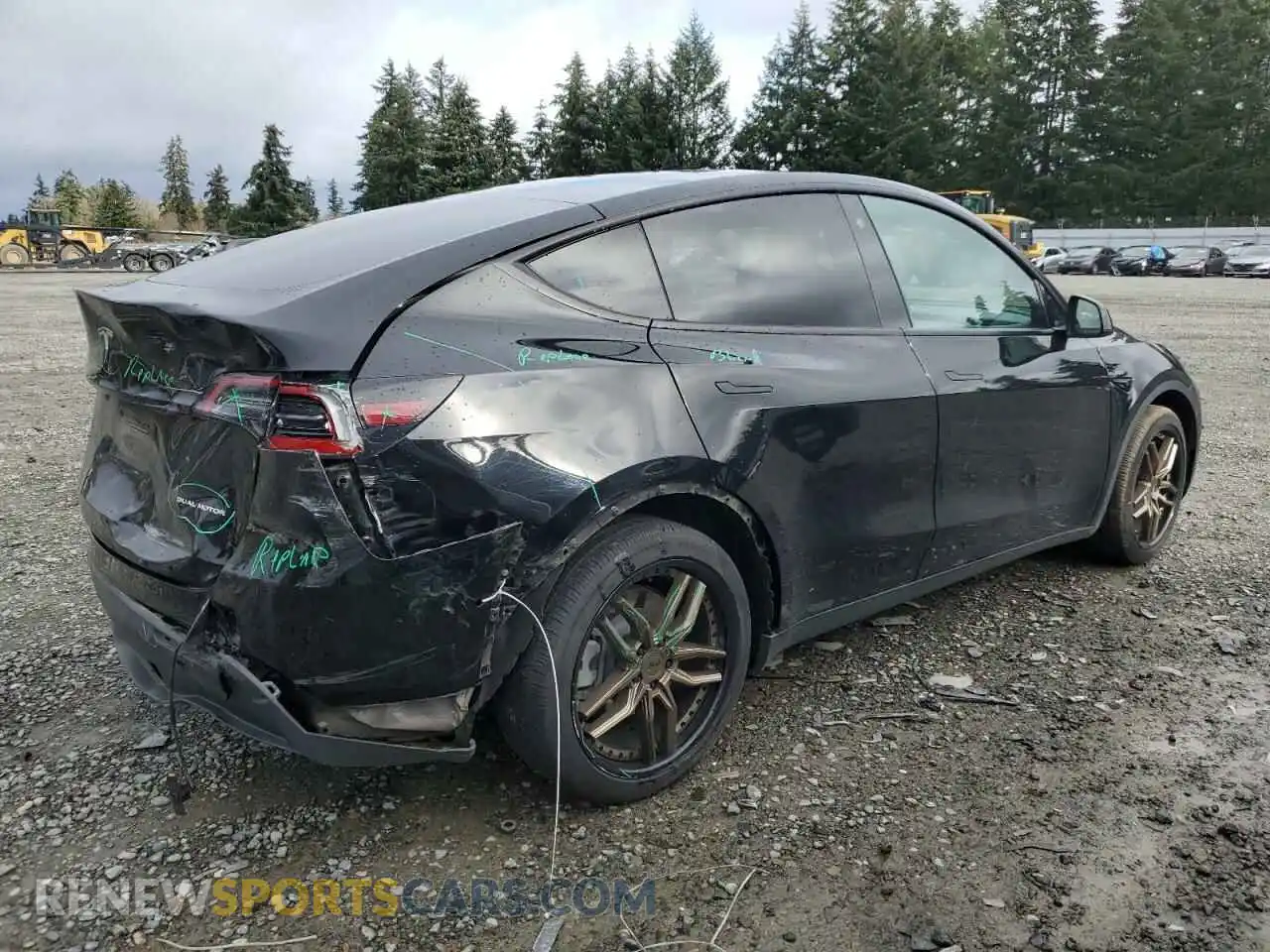 3 Photograph of a damaged car 5YJYGAEE2MF295246 TESLA MODEL Y 2021