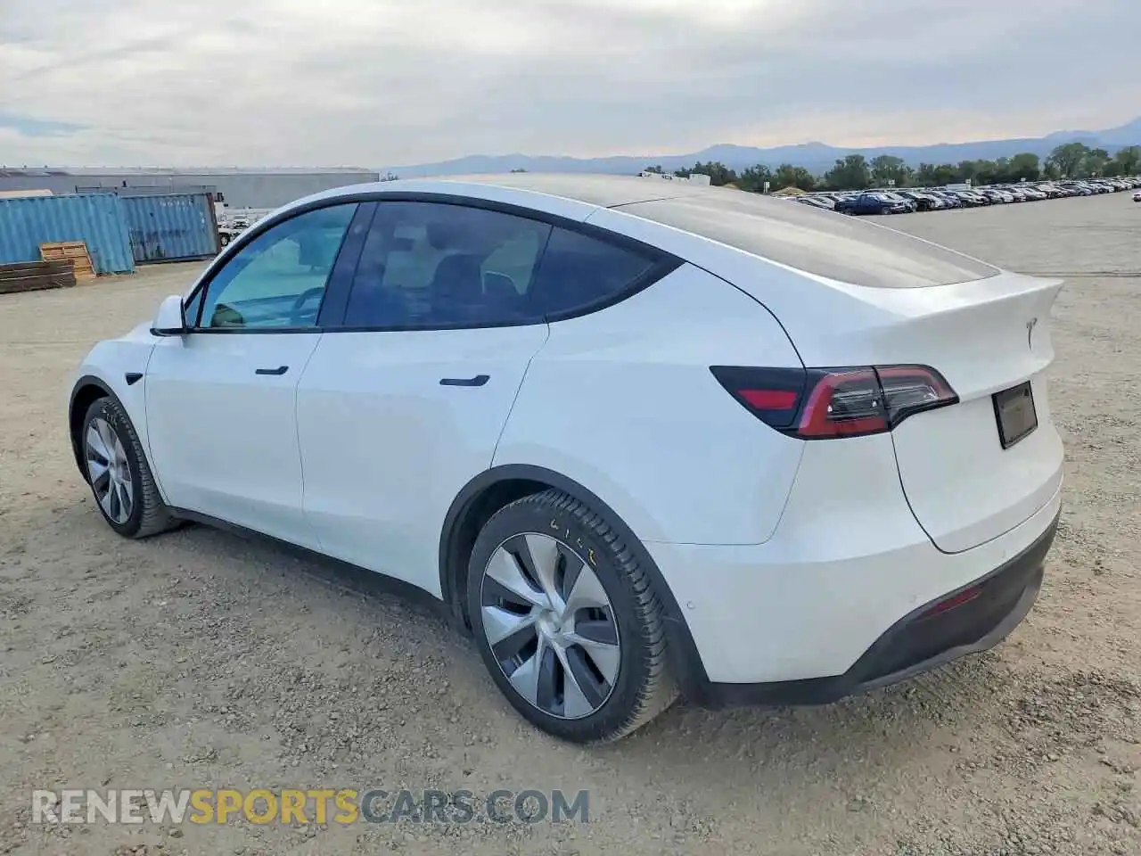 2 Photograph of a damaged car 5YJYGAEE2MF297479 TESLA MODEL Y 2021