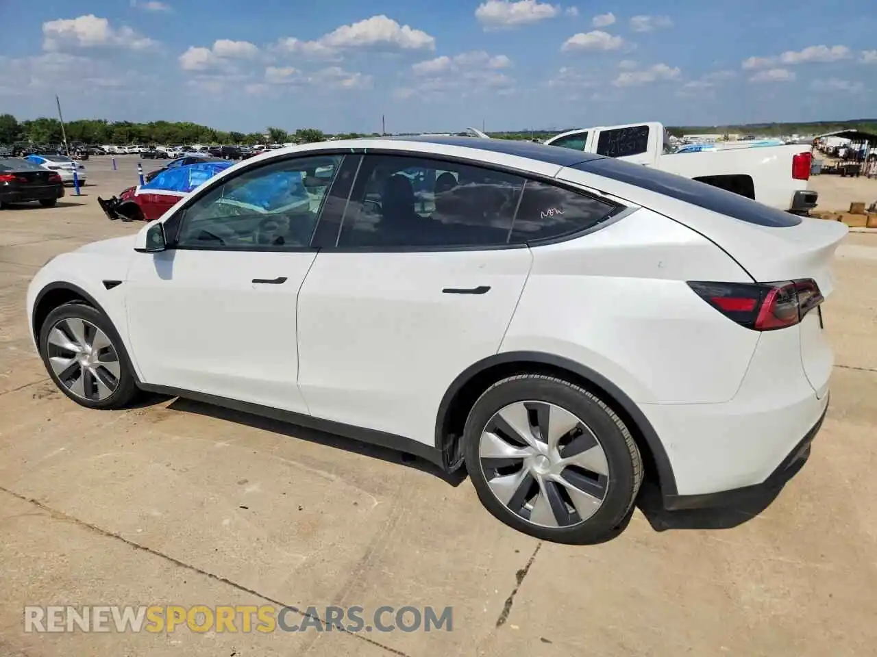 2 Photograph of a damaged car 5YJYGAEE3MF149311 TESLA MODEL Y 2021