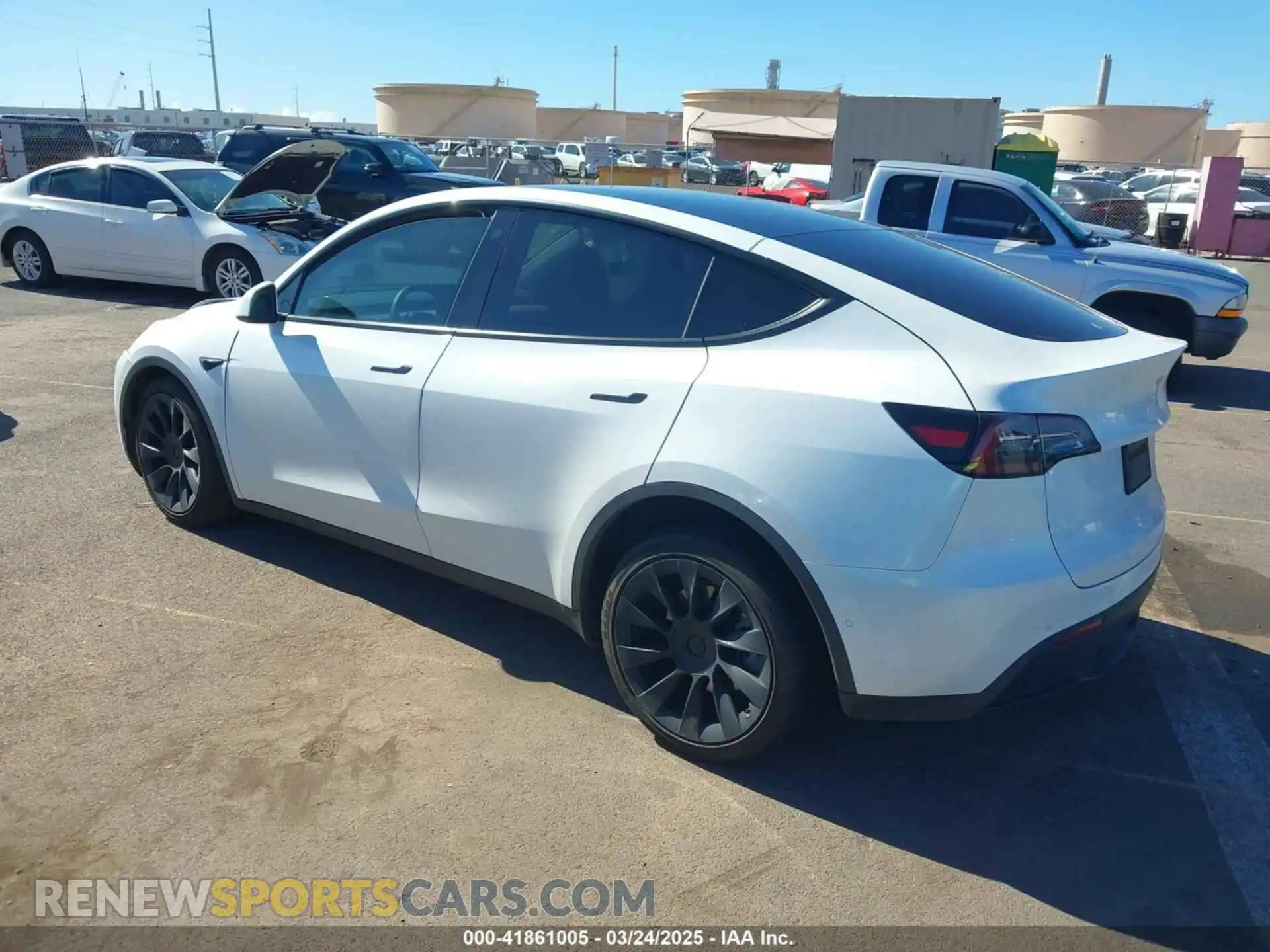3 Photograph of a damaged car 5YJYGAEE3MF194197 TESLA MODEL Y 2021