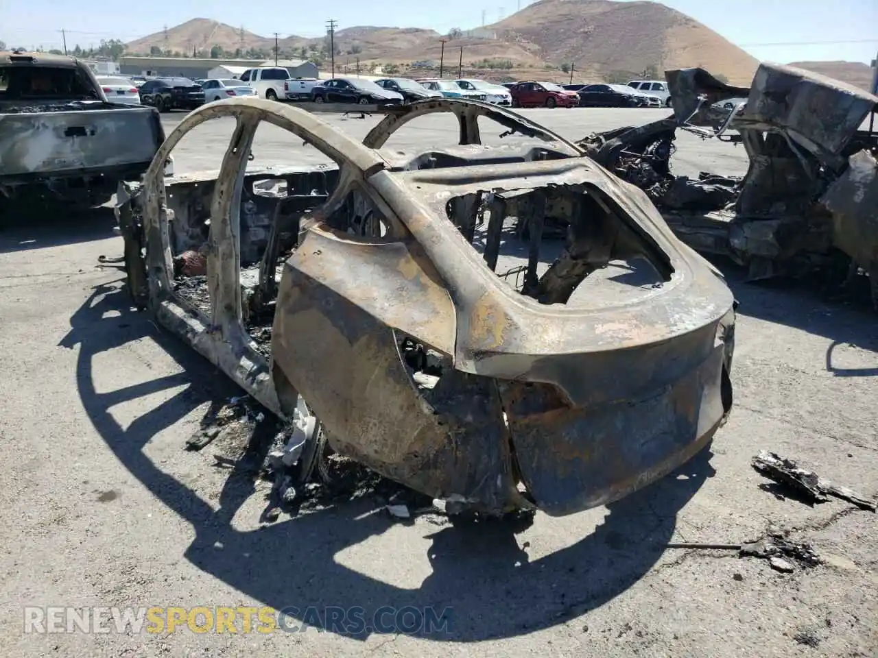 3 Photograph of a damaged car 5YJYGAEE3MF216764 TESLA MODEL Y 2021