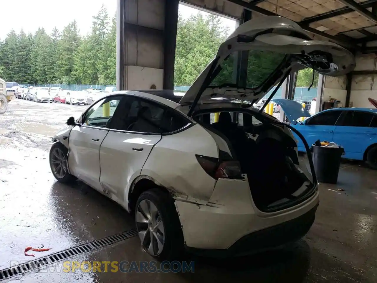 3 Photograph of a damaged car 5YJYGAEE3MF244273 TESLA MODEL Y 2021