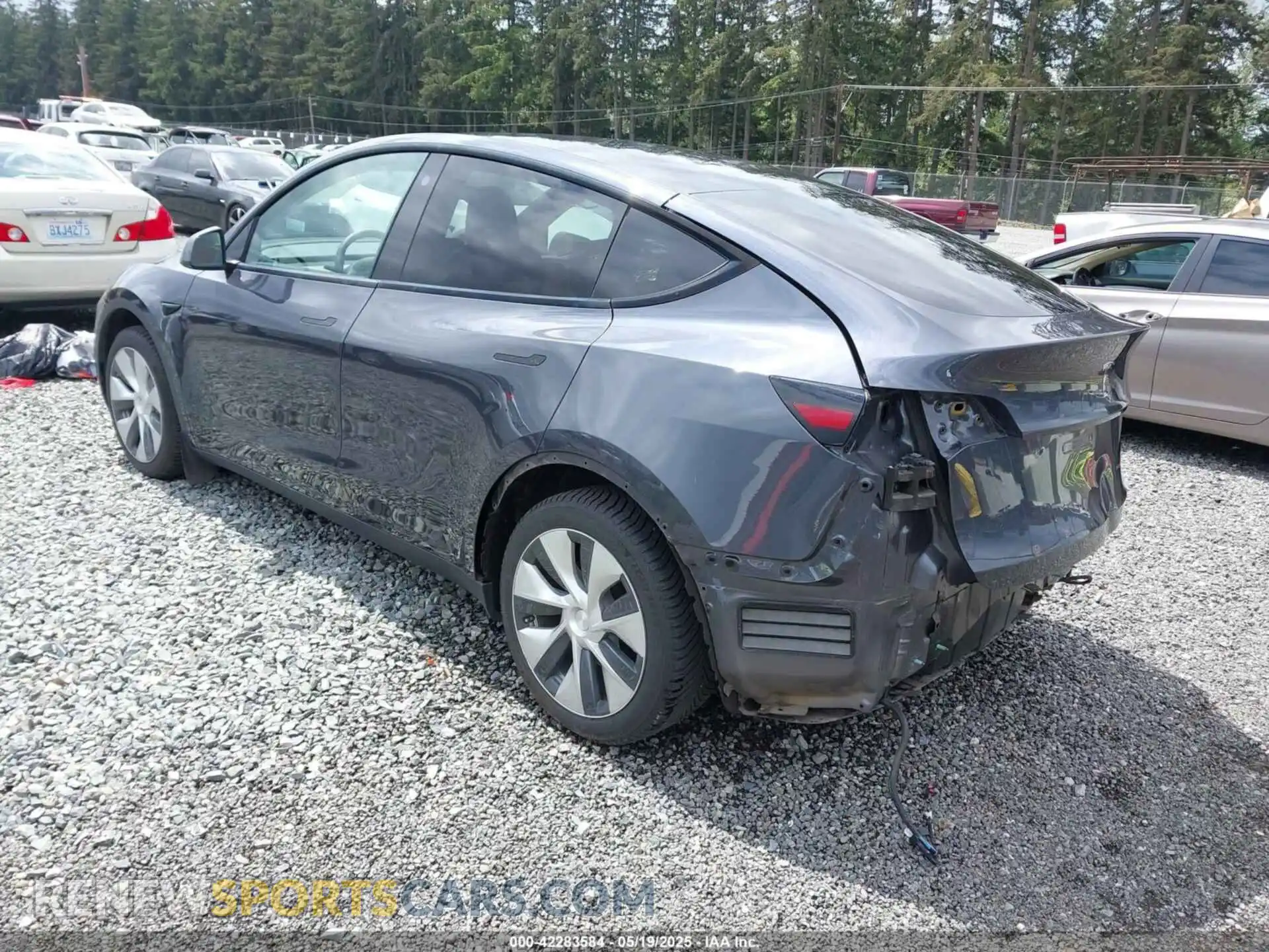 3 Photograph of a damaged car 5YJYGAEE3MF258979 TESLA MODEL Y 2021