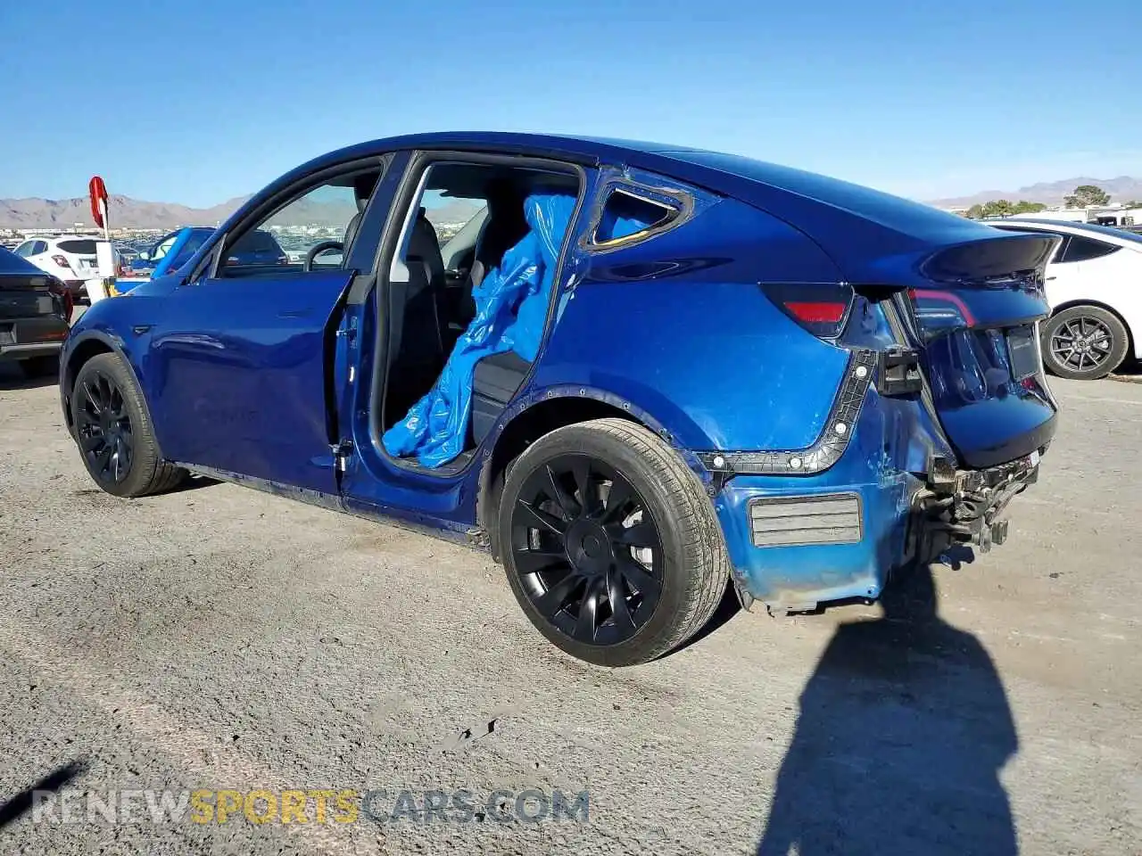2 Photograph of a damaged car 5YJYGAEE3MF287303 TESLA MODEL Y 2021