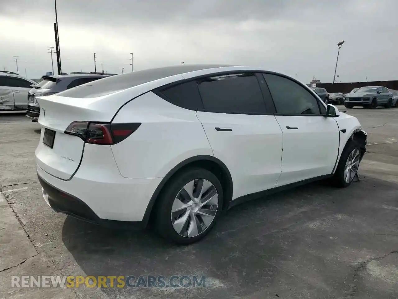 3 Photograph of a damaged car 5YJYGAEE3MF300938 TESLA MODEL Y 2021