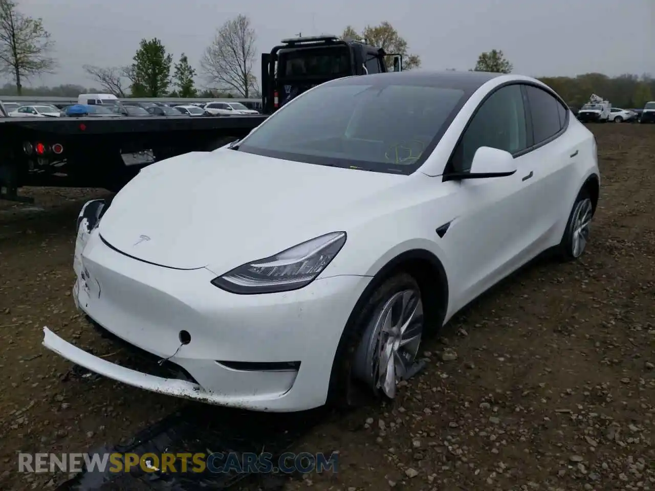 2 Photograph of a damaged car 5YJYGAEE3MF301863 TESLA MODEL Y 2021