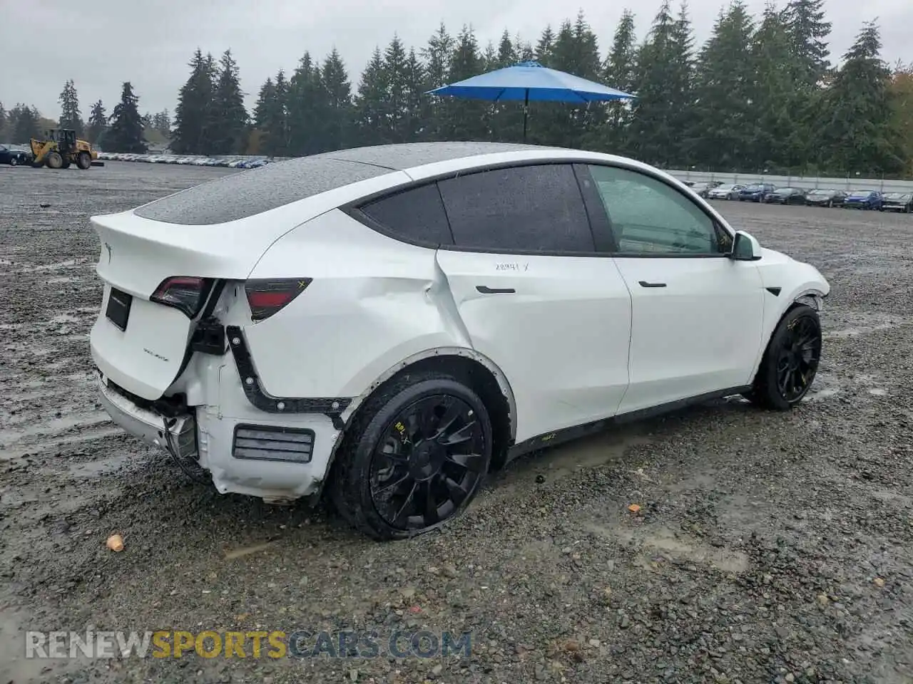3 Photograph of a damaged car 5YJYGAEE4MF142836 TESLA MODEL Y 2021