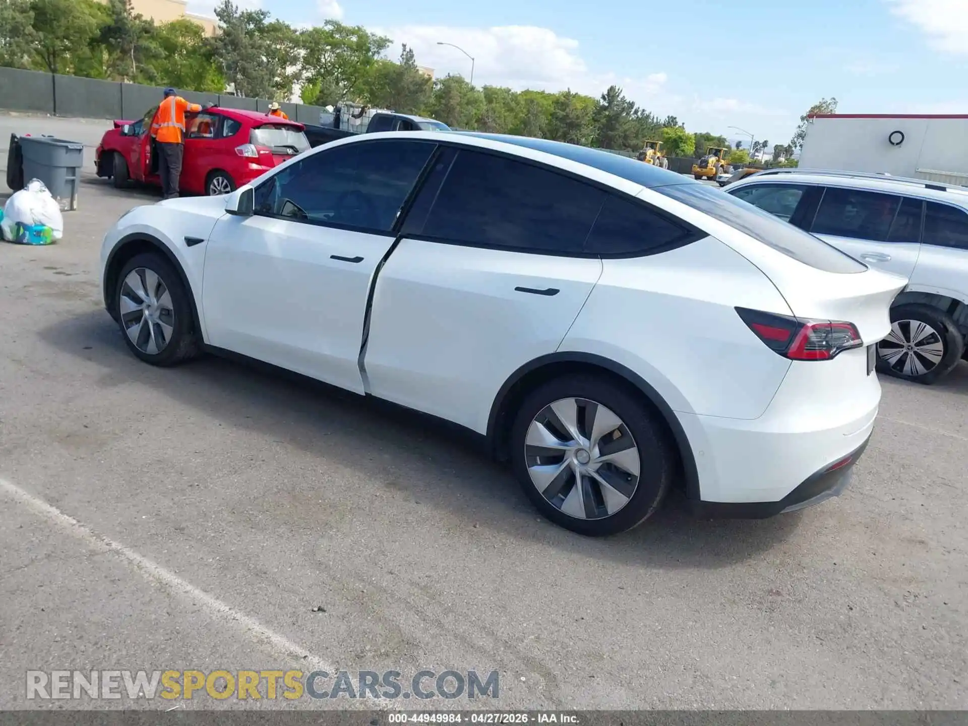 3 Photograph of a damaged car 5YJYGAEE4MF144831 TESLA MODEL Y 2021