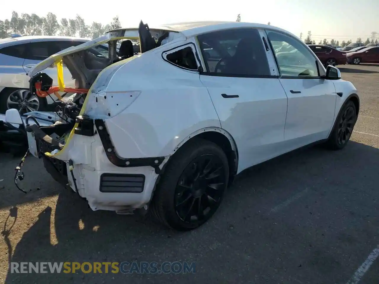 3 Photograph of a damaged car 5YJYGAEE4MF159197 TESLA MODEL Y 2021