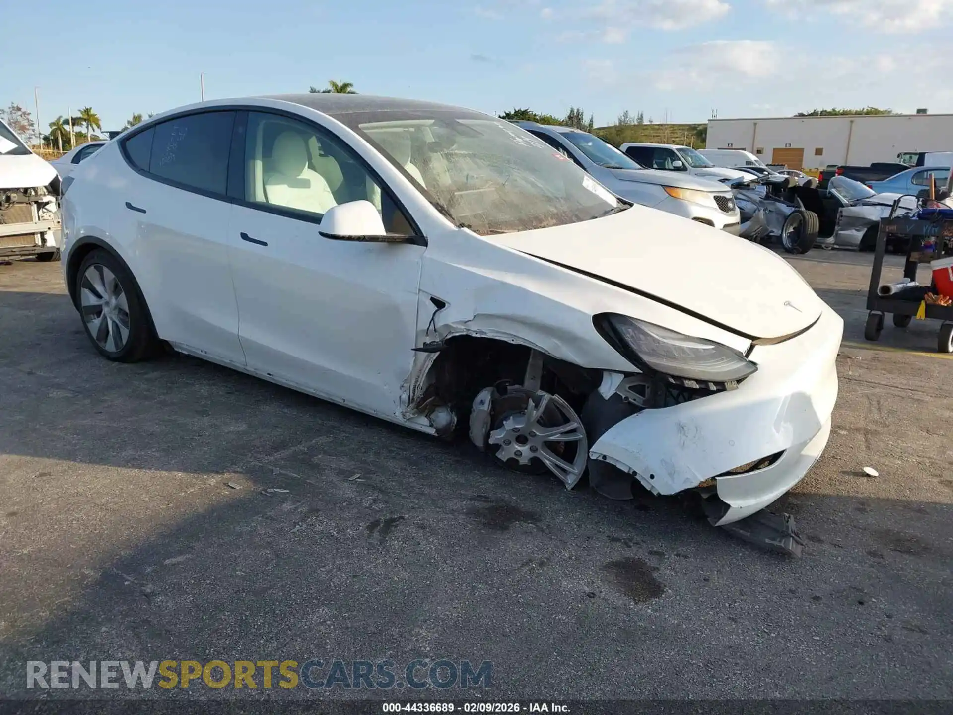 1 Фотография поврежденного автомобиля 5YJYGAEE4MF186934 TESLA MODEL Y 2021