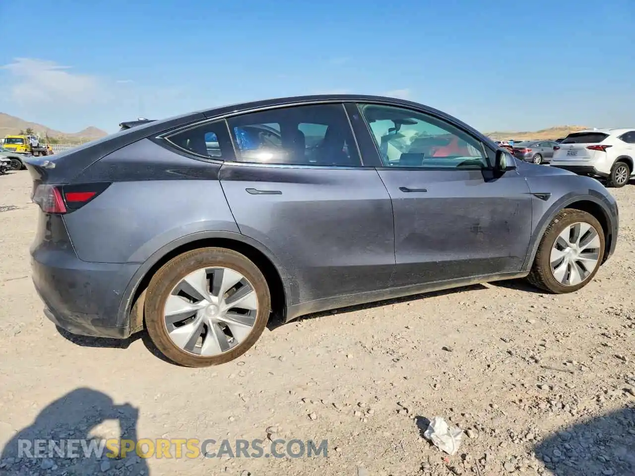 3 Photograph of a damaged car 5YJYGAEE4MF194158 TESLA MODEL Y 2021