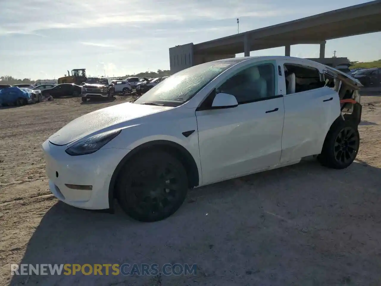 1 Photograph of a damaged car 5YJYGAEE4MF202257 TESLA MODEL Y 2021
