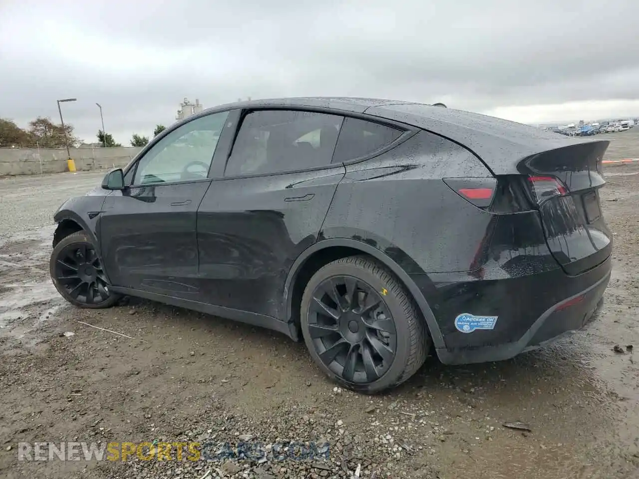 2 Photograph of a damaged car 5YJYGAEE4MF207314 TESLA MODEL Y 2021