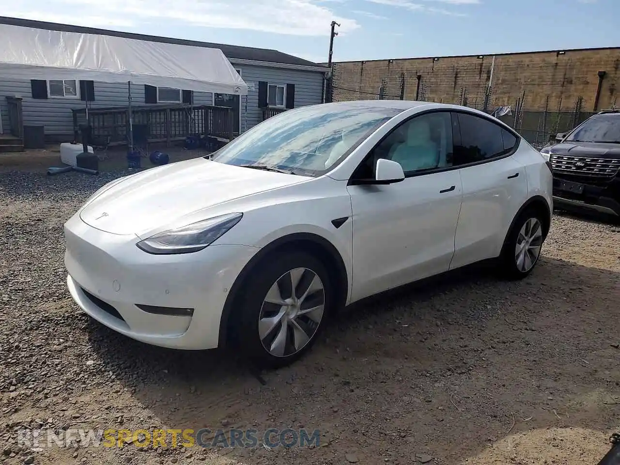 1 Photograph of a damaged car 5YJYGAEE4MF211394 TESLA MODEL Y 2021