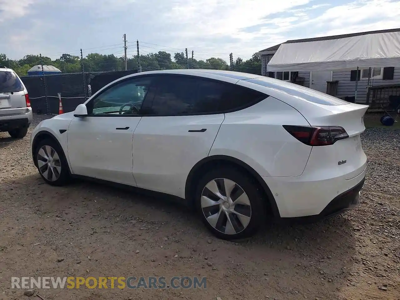 2 Photograph of a damaged car 5YJYGAEE4MF211394 TESLA MODEL Y 2021