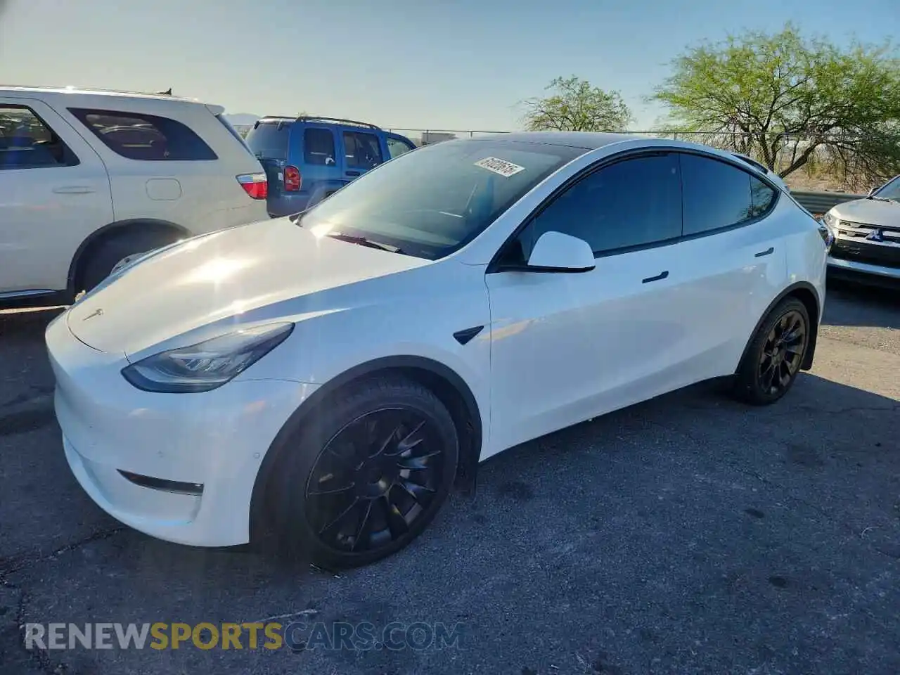 1 Photograph of a damaged car 5YJYGAEE5MF194475 TESLA MODEL Y 2021