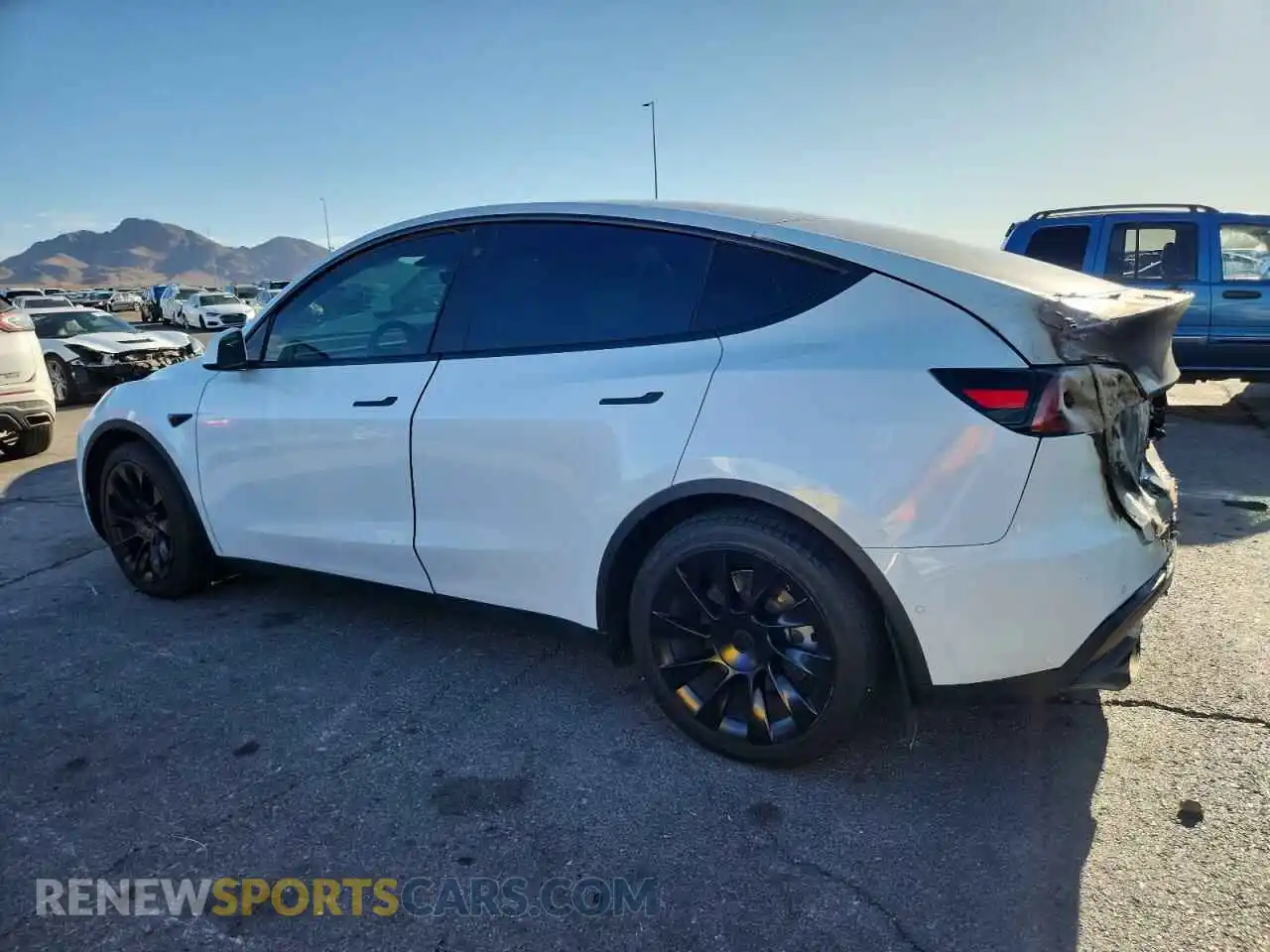 2 Photograph of a damaged car 5YJYGAEE5MF194475 TESLA MODEL Y 2021