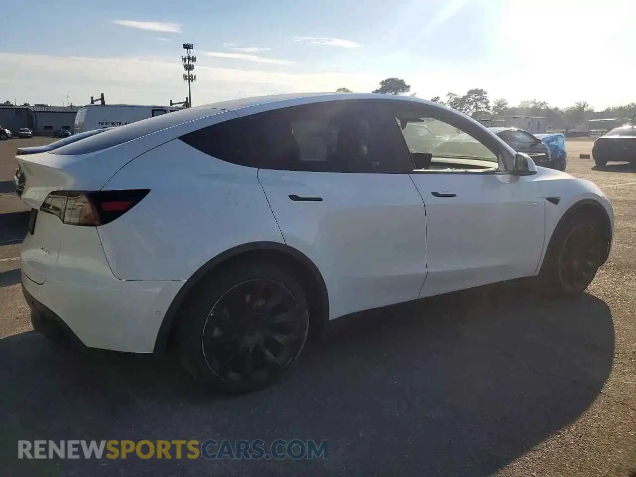 3 fotografías del automóvil dañado 5YJYGAEE5MF199451 TESLA MODEL Y 2021