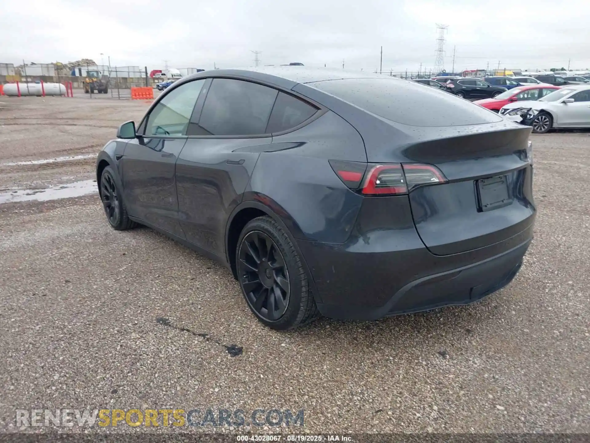 3 Photograph of a damaged car 5YJYGAEE5MF201182 TESLA MODEL Y 2021