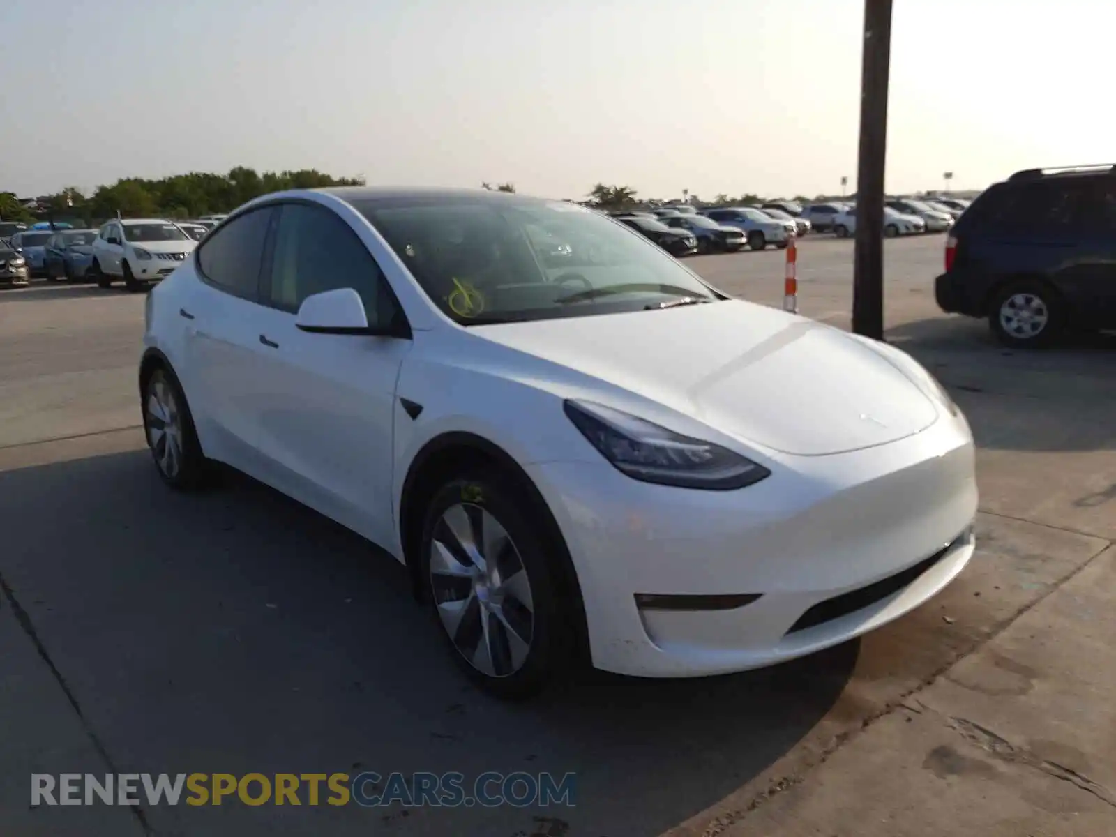 1 Photograph of a damaged car 5YJYGAEE5MF211503 TESLA MODEL Y 2021