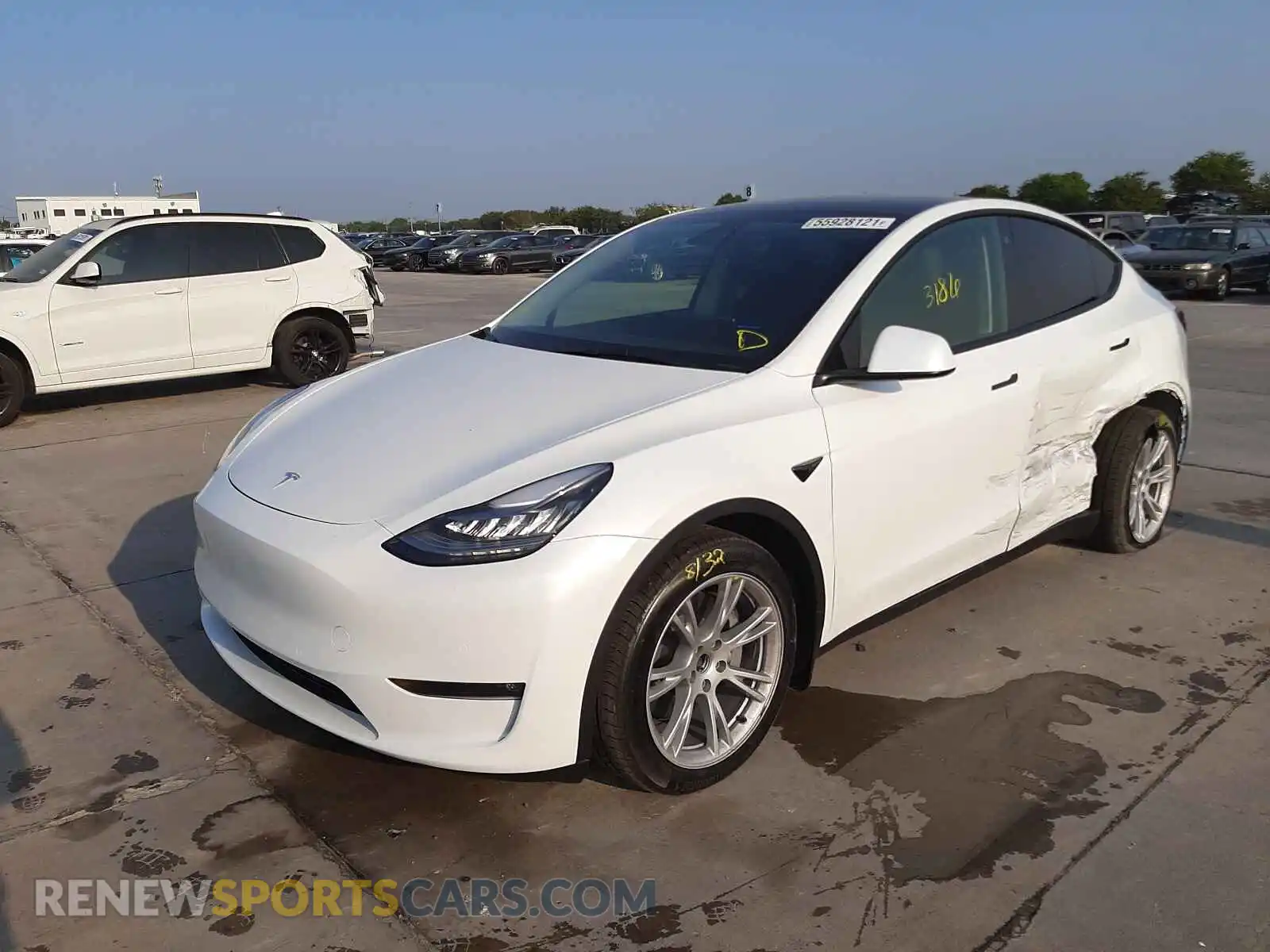 2 Photograph of a damaged car 5YJYGAEE5MF211503 TESLA MODEL Y 2021