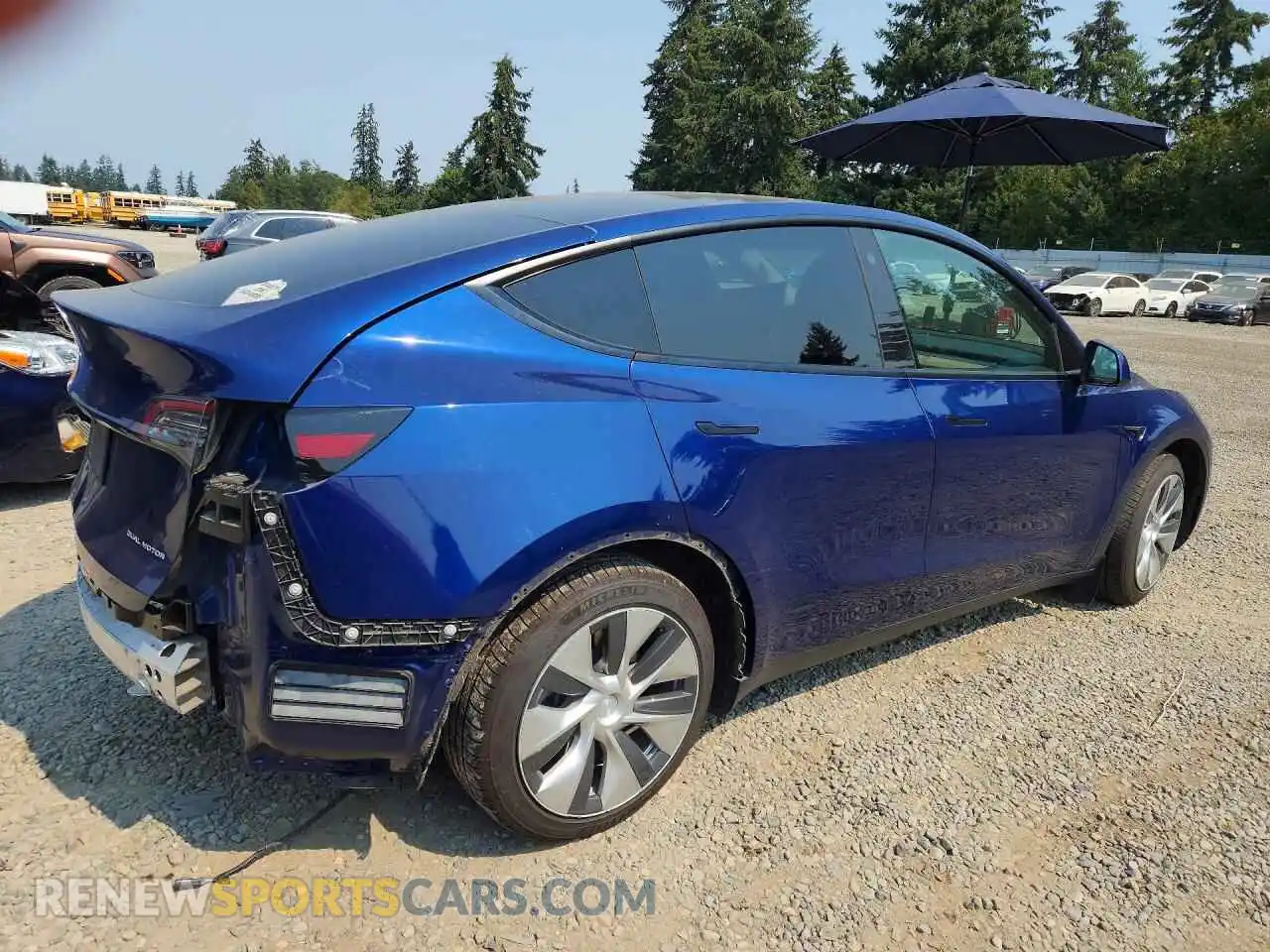 3 Photograph of a damaged car 5YJYGAEE5MF235588 TESLA MODEL Y 2021