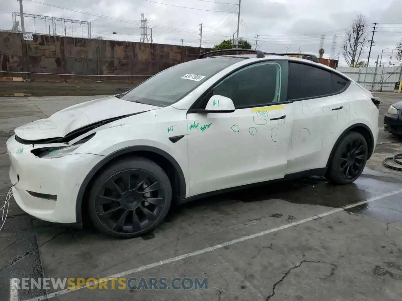 1 Photograph of a damaged car 5YJYGAEE6MF271967 TESLA MODEL Y 2021