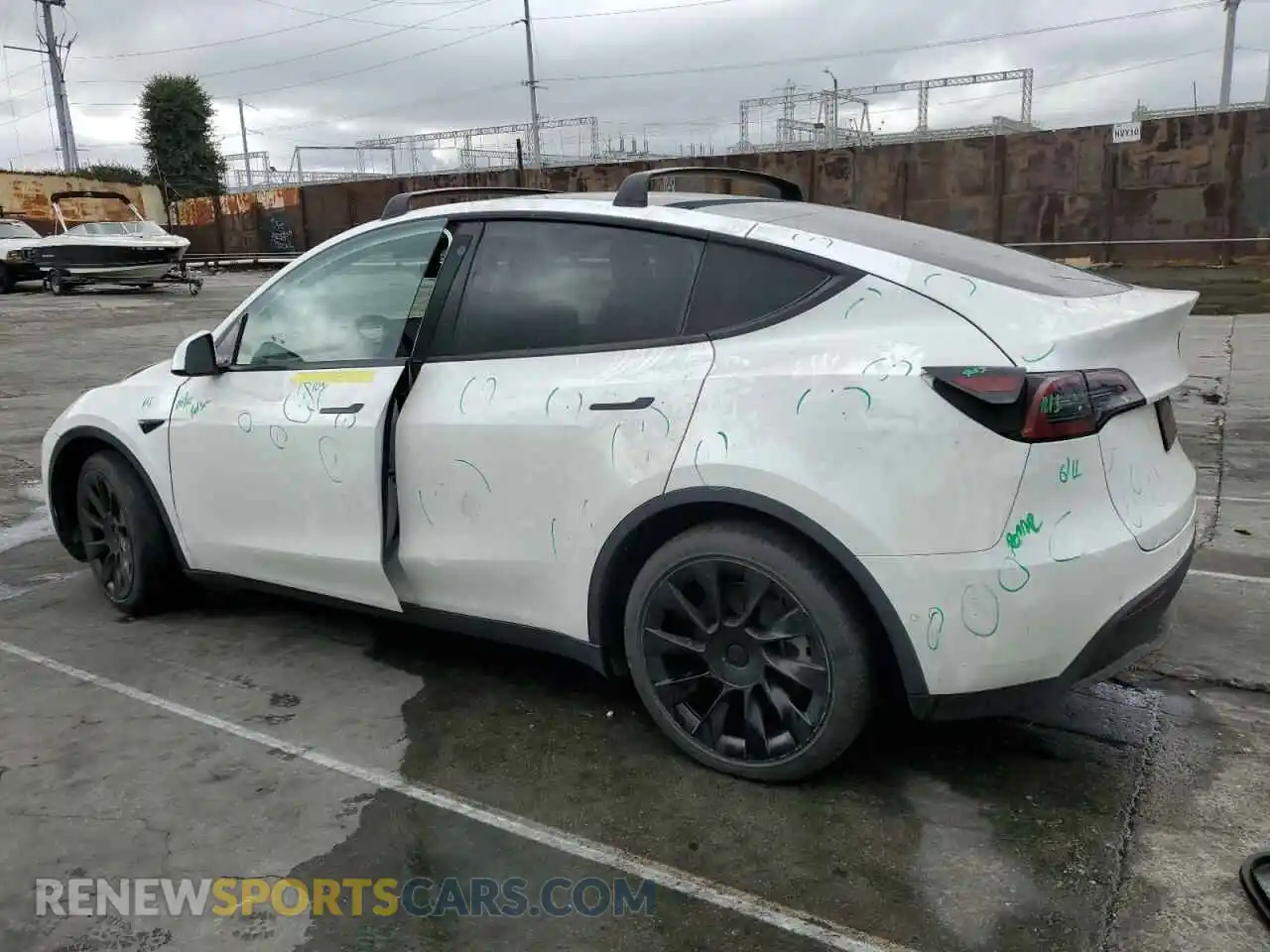 2 Photograph of a damaged car 5YJYGAEE6MF271967 TESLA MODEL Y 2021