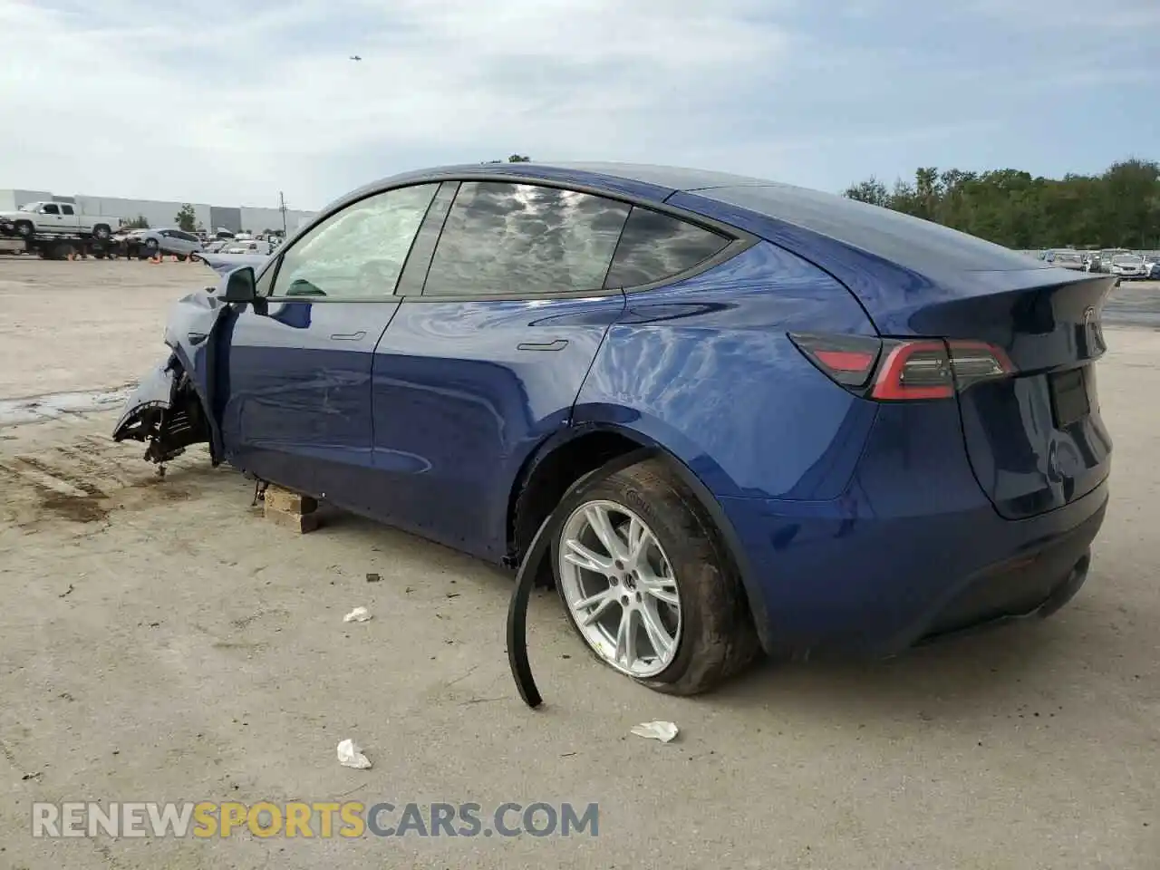 2 Photograph of a damaged car 5YJYGAEE7MF113153 TESLA MODEL Y 2021