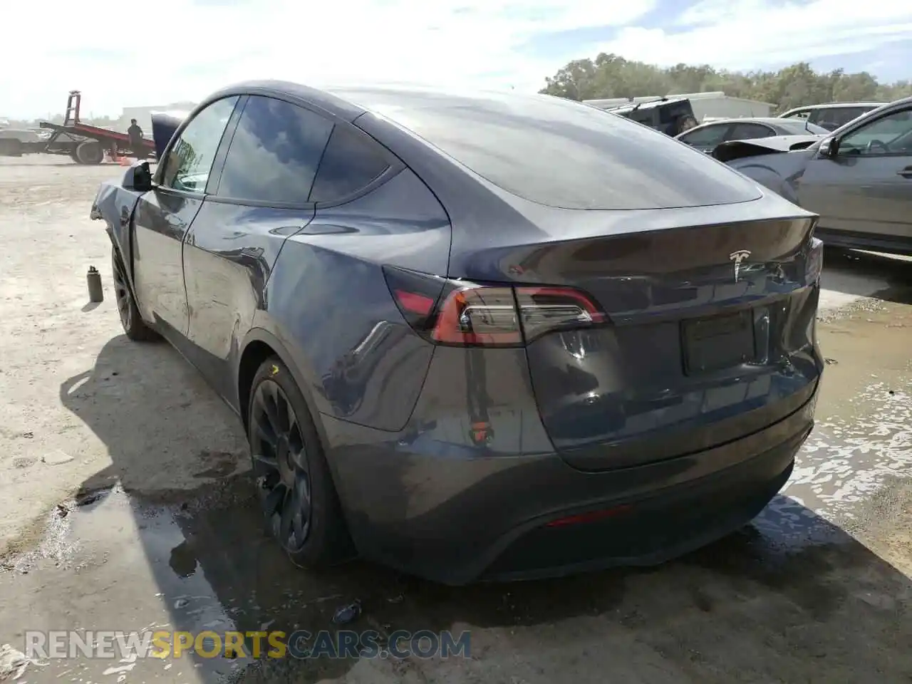 3 Photograph of a damaged car 5YJYGAEE7MF143088 TESLA MODEL Y 2021