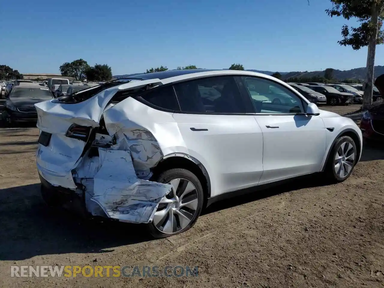 3 Photograph of a damaged car 5YJYGAEE7MF256300 TESLA MODEL Y 2021