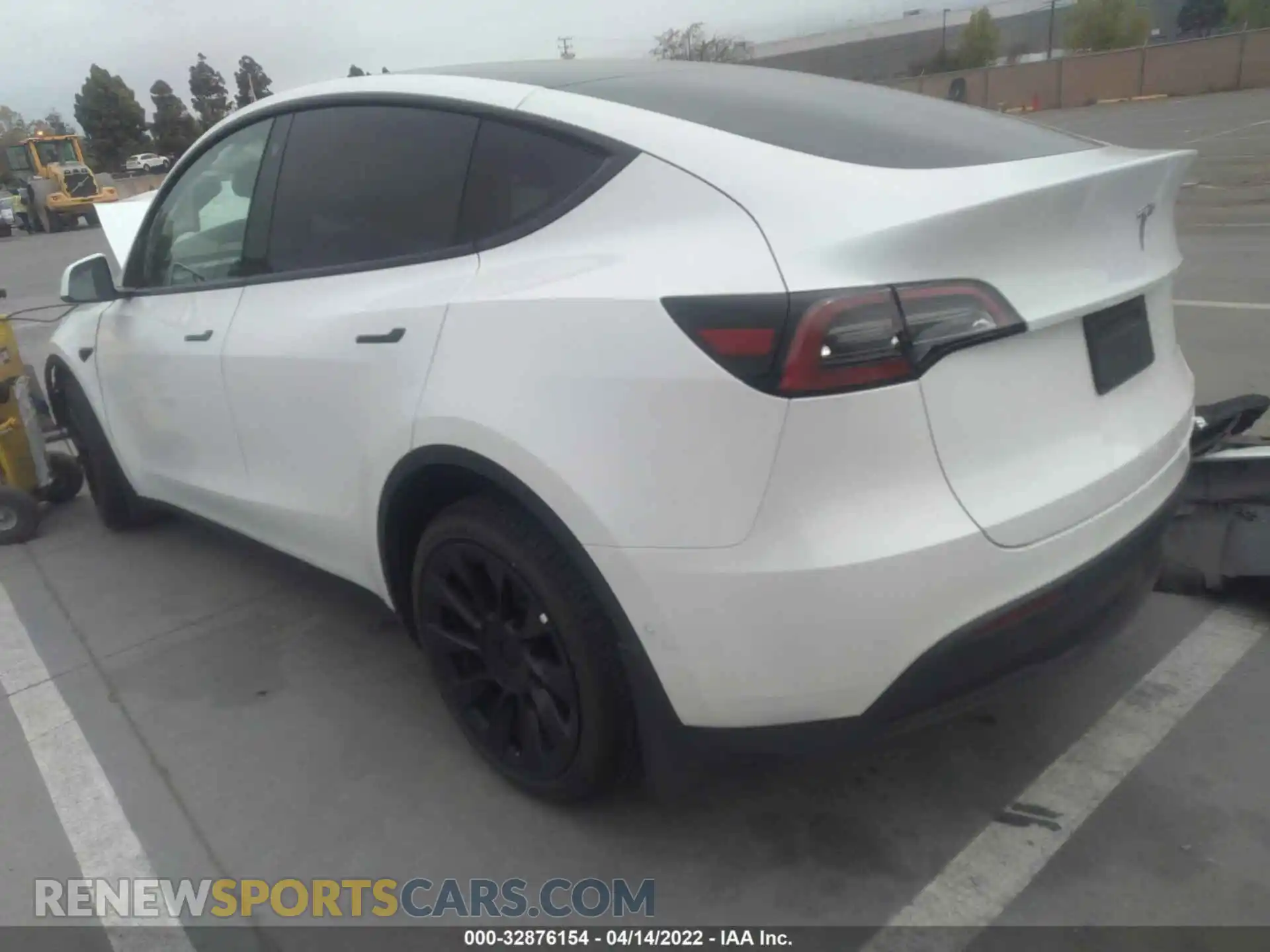 3 fotografías del automóvil dañado 5YJYGAEE7MF282802 TESLA MODEL Y 2021