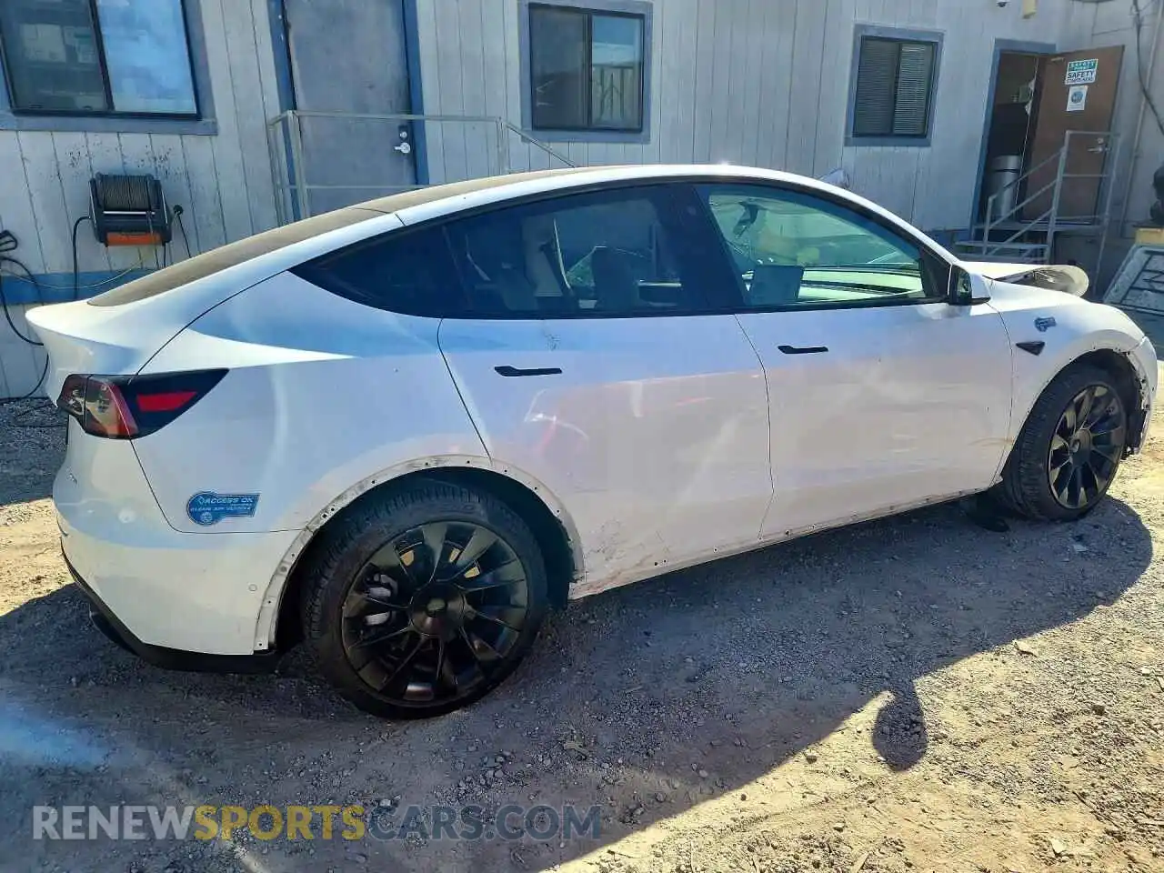 3 Фотография поврежденного автомобиля 5YJYGAEE8MF158019 TESLA MODEL Y 2021
