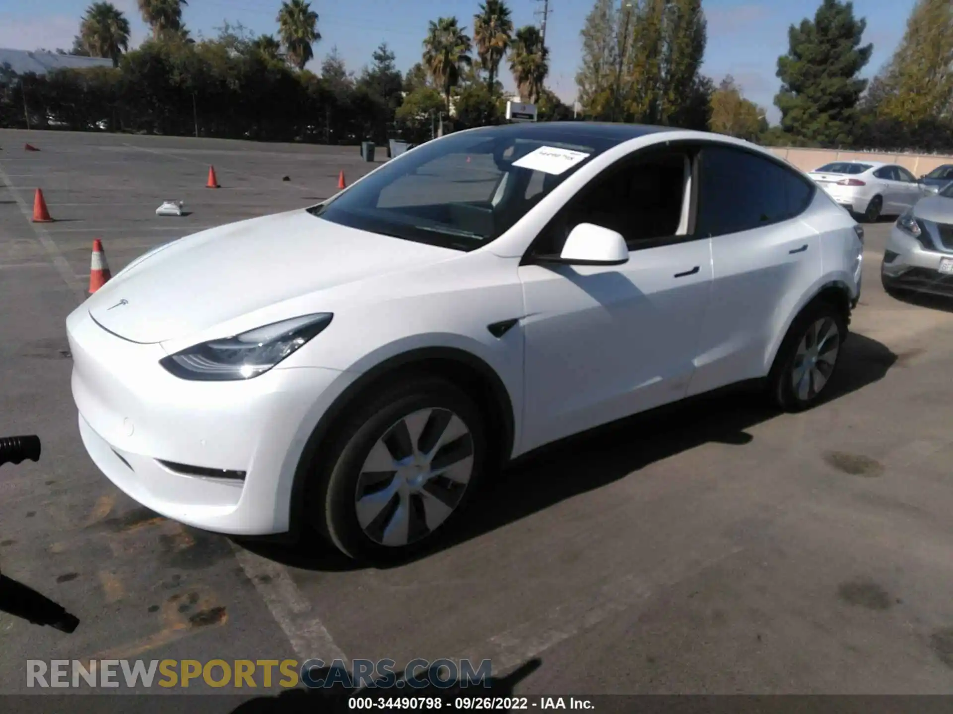2 Photograph of a damaged car 5YJYGAEE8MF281495 TESLA MODEL Y 2021