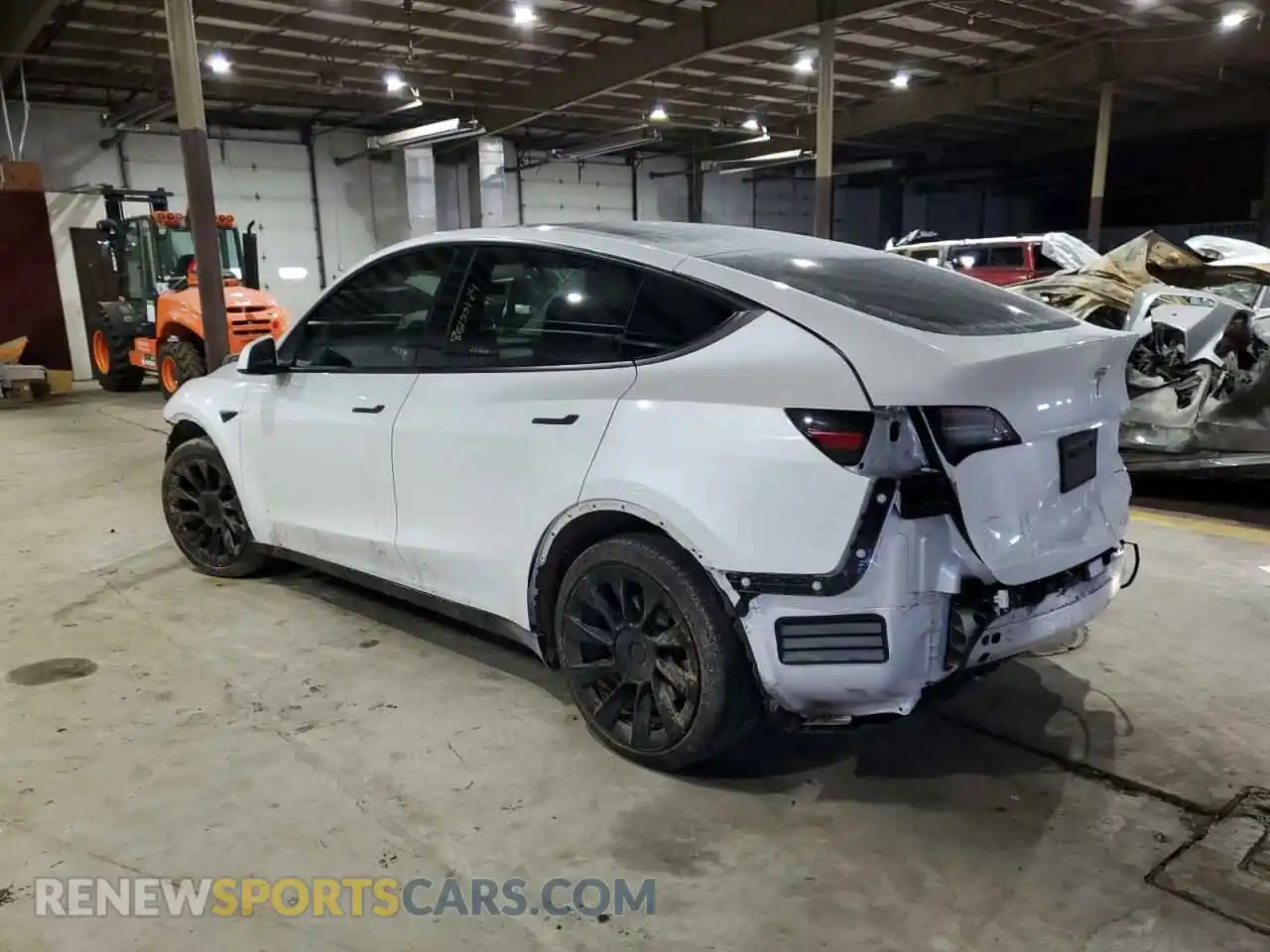 2 Photograph of a damaged car 5YJYGAEE9MF136711 TESLA MODEL Y 2021