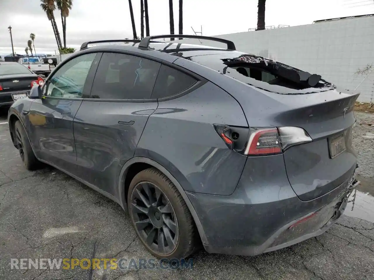 2 Photograph of a damaged car 5YJYGAEE9MF180613 TESLA MODEL Y 2021