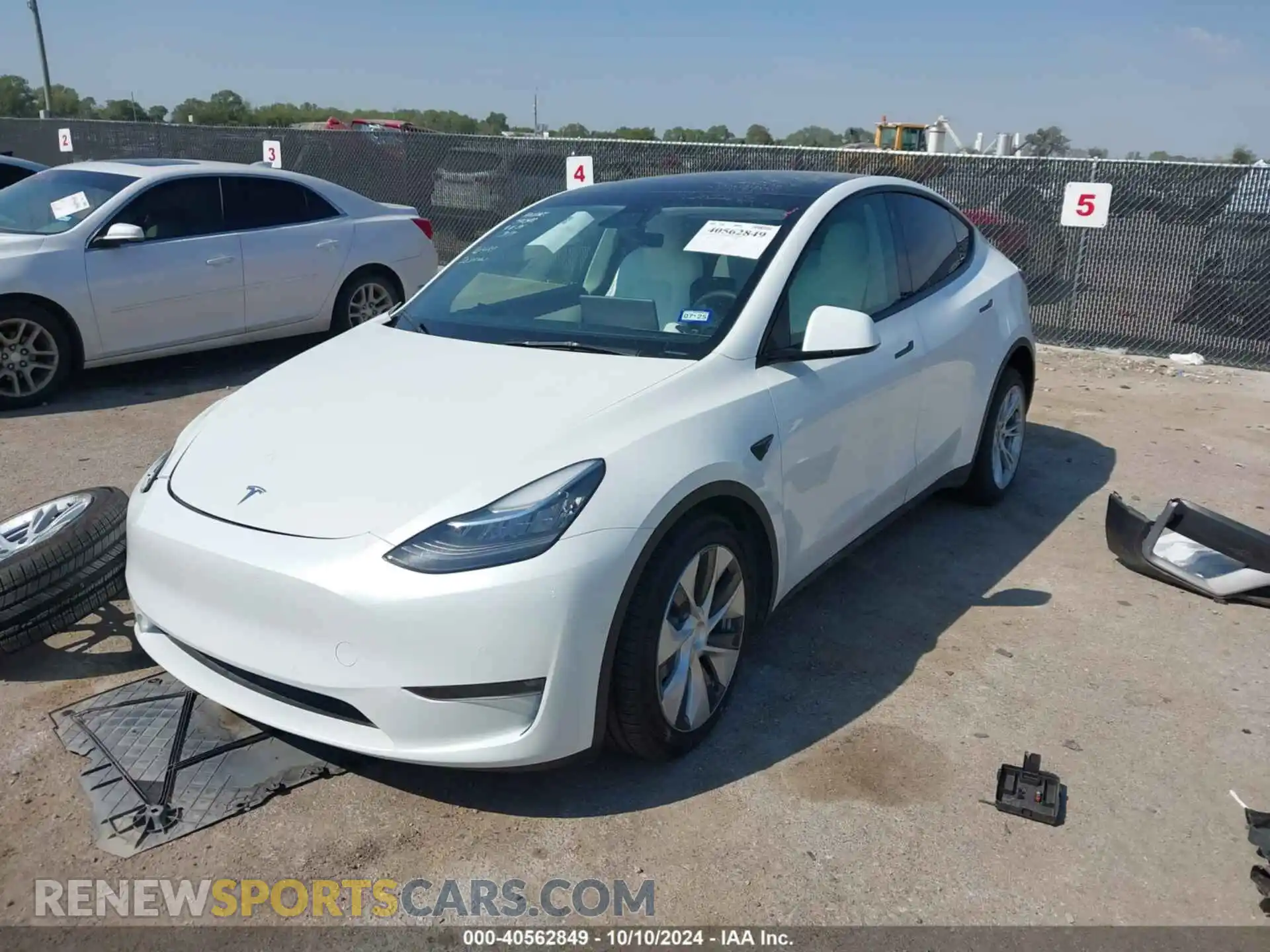 2 Photograph of a damaged car 5YJYGAEE9MF189909 TESLA MODEL Y 2021